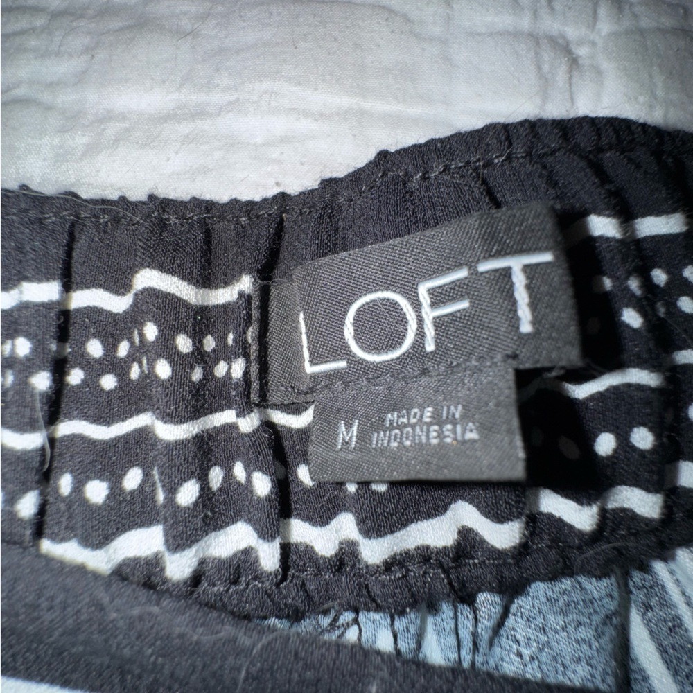 LOFT Petite Striped and Dotted Pull-On Wide Leg Cropped Pants Black & White - Picture 6 of 11